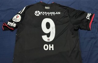 Fußballtrikot von Besiktas OH mit Originalunterschrift Für Fanatiker