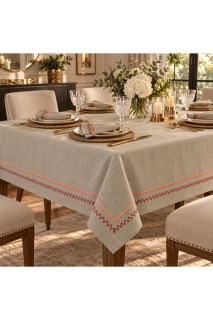 Tischdecke in Steinfarbe mit Stickerei und Piko-Details in Leinenoptik – Elegante und moderne Tischdecke