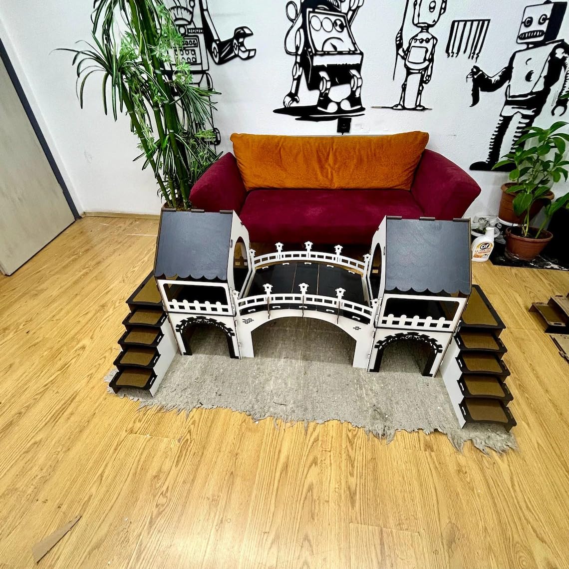 2-stöckiges Kaninchenschloss mit Holzbrücke – Großes Doppel-Turm Kaninchenhaus für bis zu 4 Kaninchen – Handgefertigtes Holzhaus mit rutschfesten Stufen & Luftzirkulation (Eiche-weiß, N) – Bild 8