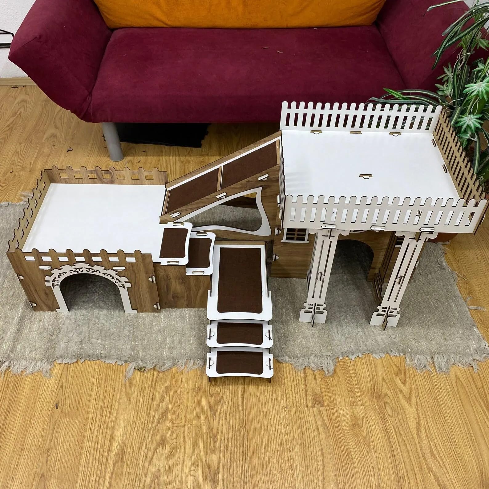 Triplex Kaninchenhaus mit Terrasse – 3-stöckiges Holzhaus mit Brücken & Rampen für bis zu 4 Kaninchen – Inkl. Kissen – Großes Spielhaus für Innenbereich (Weiß-Walnuss, N) – Bild 4