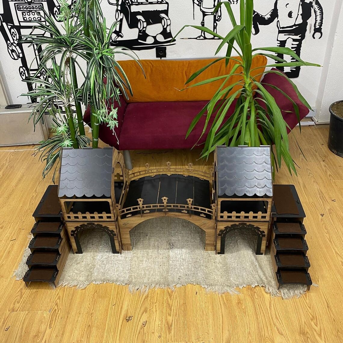 2-stöckiges Kaninchenschloss mit Holzbrücke – Großes Doppel-Turm Kaninchenhaus für bis zu 4 Kaninchen – Handgefertigtes Holzhaus mit rutschfesten Stufen & Luftzirkulation (Eiche-weiß, N) – Bild 2